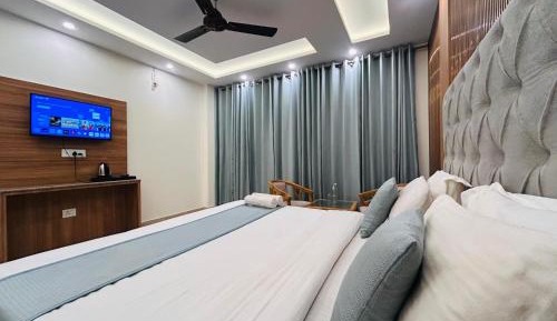 Queen Room with Balcony