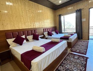 Deluxe Family Room
