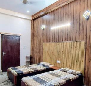 Deluxe Queen Studio 