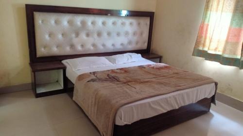 Deluxe Double Room (2 Adults + 1 Child)