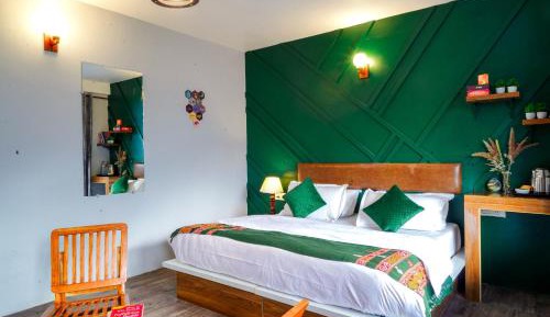 King Room with Mountain View