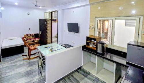 Two-Bedroom Deluxe Apartment with Garden View