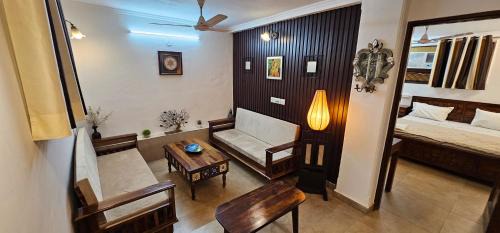 Deluxe Double Room (2 Adults + 1 Child)