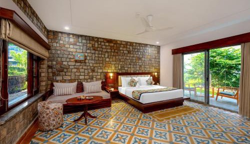 Pushpa Vatika (Luxury Valley View with Private Garden)