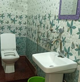 Deluxe Double Room (2 Adults + 1 Child)