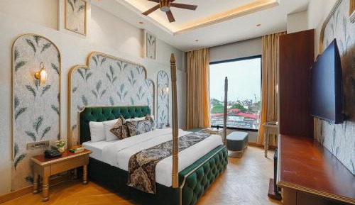 Suite with City View