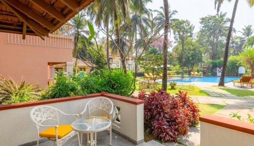 Executive Villa Pool view king bed - 4 pints of beer bucket per stay -10% Disc on Food & Beverages,, Laundry and SPA