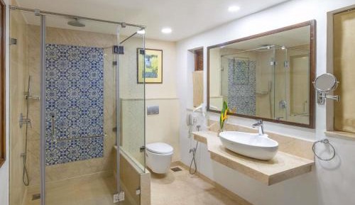 Executive King Room - 4 pints of beer bucket per stay -10% Disc on Food & Beverages, Laundry and SPA