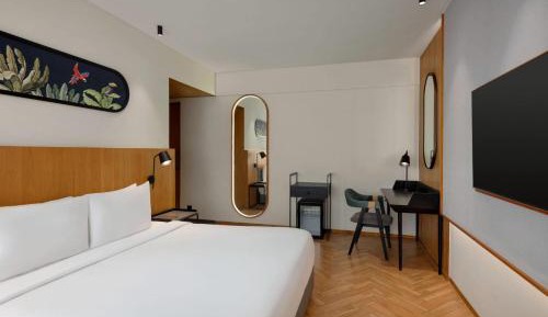 Club King Room