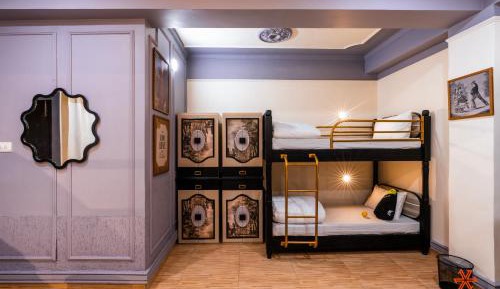 Deluxe 6 Bed Mixed Dorm