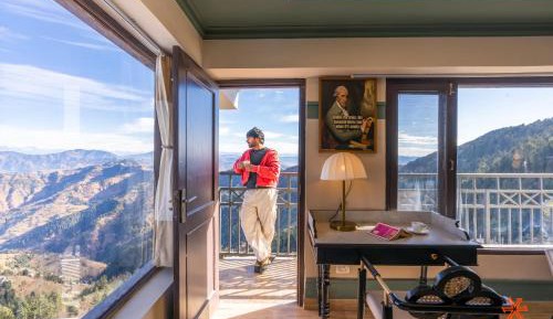 Premium Room (with balcony and mountain view)