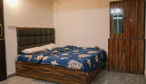 Deluxe Double Room (2 Adults + 1 Child)