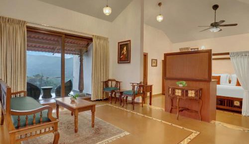 Fern Classic King Suite with Mountain View