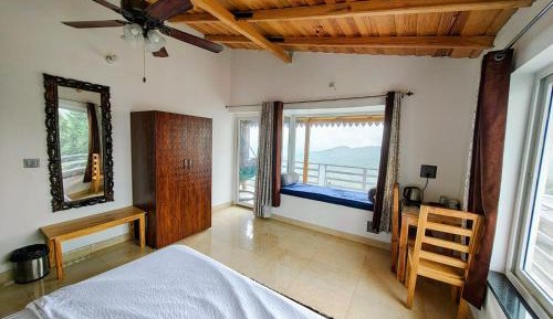 King Room with Mountain View