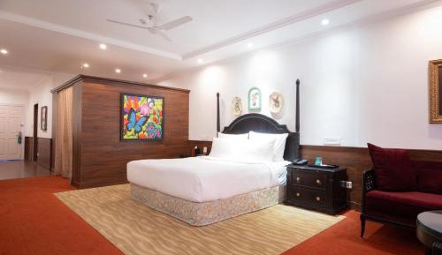 Standard Room  - 10% Discount on Foods & Soft Beverages* | 15% Discounts on Laundry Services* | INR 500 spa credit during your stay on selective Massage services. TnC Apply.* | Free Minibar - 2 cans of soft Beverages (Once on Arrival)
