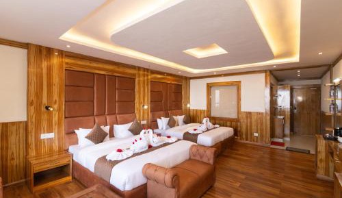 Standard Twin Room with Mountain View