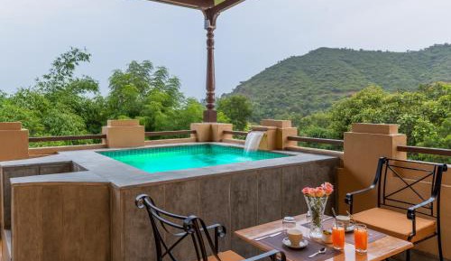 Executive Suite With Jacuzzi 