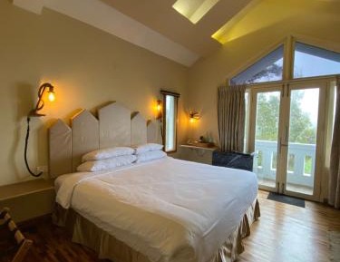 King Room with Mountain View