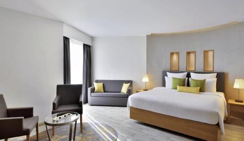 Deluxe Suite with 20% discount on Food and Beverage