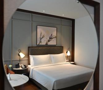 Standard King Room with 20% off on F&B and Laundry
