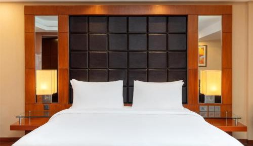 Workation package ( Enjoy Work from Hotel with Fast Wifi,Free Meeting space usage for 1 Hr * as per availability,15% discount on Food and Soft beverage,Laundry,2 pints of Beer once@Savannah Bar 