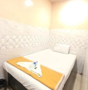 Single Room with Shared Bathroom