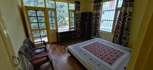 Studio Apartment with One Double Bed