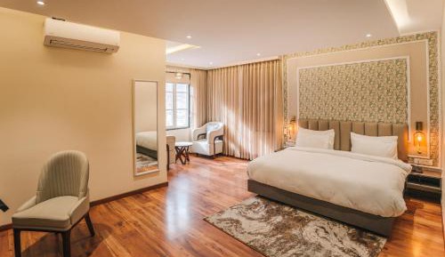 King Room with Mountain View
