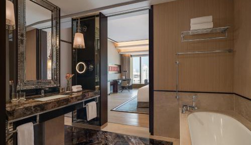  St. Regis Suite