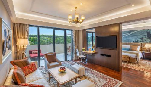 Diplomat Suite With Balcony