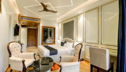 Super Deluxe Mountain View Room with Balcony