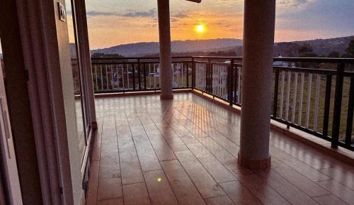 Two-Bedroom Apartment with Mountain View