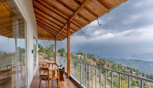 Suite with Mountain View