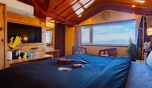 Superior Attic Room with Mountain View