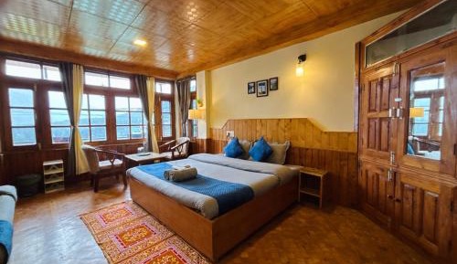 Family Room with Mountain View
