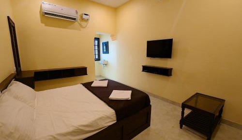 Standard Queen Room