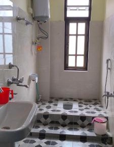 Basic Triple Room with Shared Bathroom
