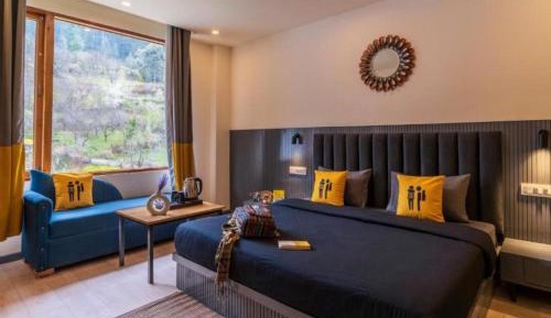 Deluxe Double Room with Mountain View x A Block