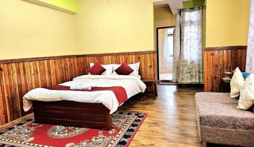 Deluxe King Room