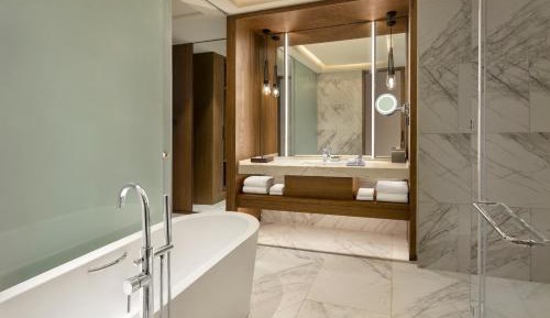 Deluxe King Room | Get INR 1,500 resort credit and 20% discount on Food & Soft Beverages