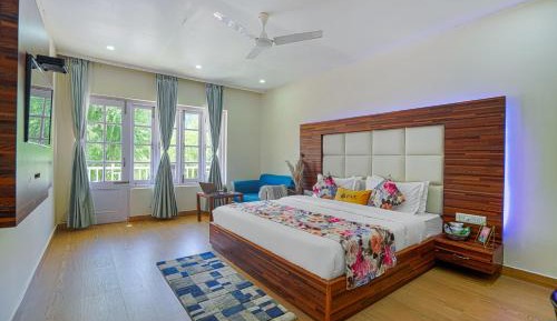 King Room with Mountain View