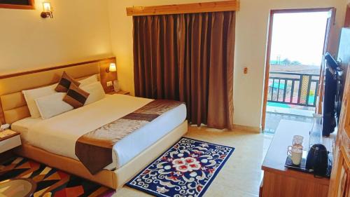 Deluxe Double Room with Balcony
