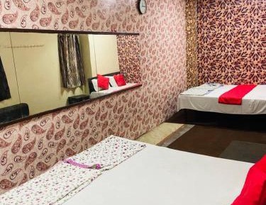 6-Bed Mixed Dormitory Room