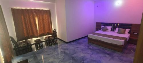 Double or Twin Room with Bathroom