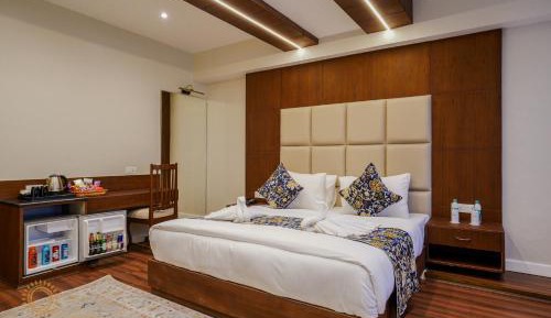Superior King Room