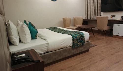 Superior Deluxe Double or Twin Room 