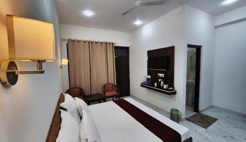 Deluxe Double Room with Balcony