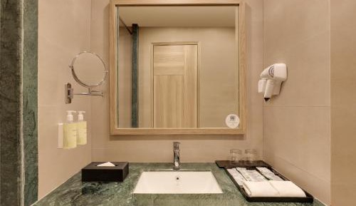 Superior Suite (10% off on Food & Soft Beverage services)