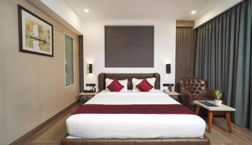 Superior King Room with 15% off on session of 60 mins Spa