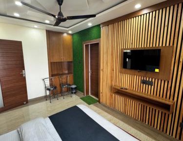 Double Room with Mountain View